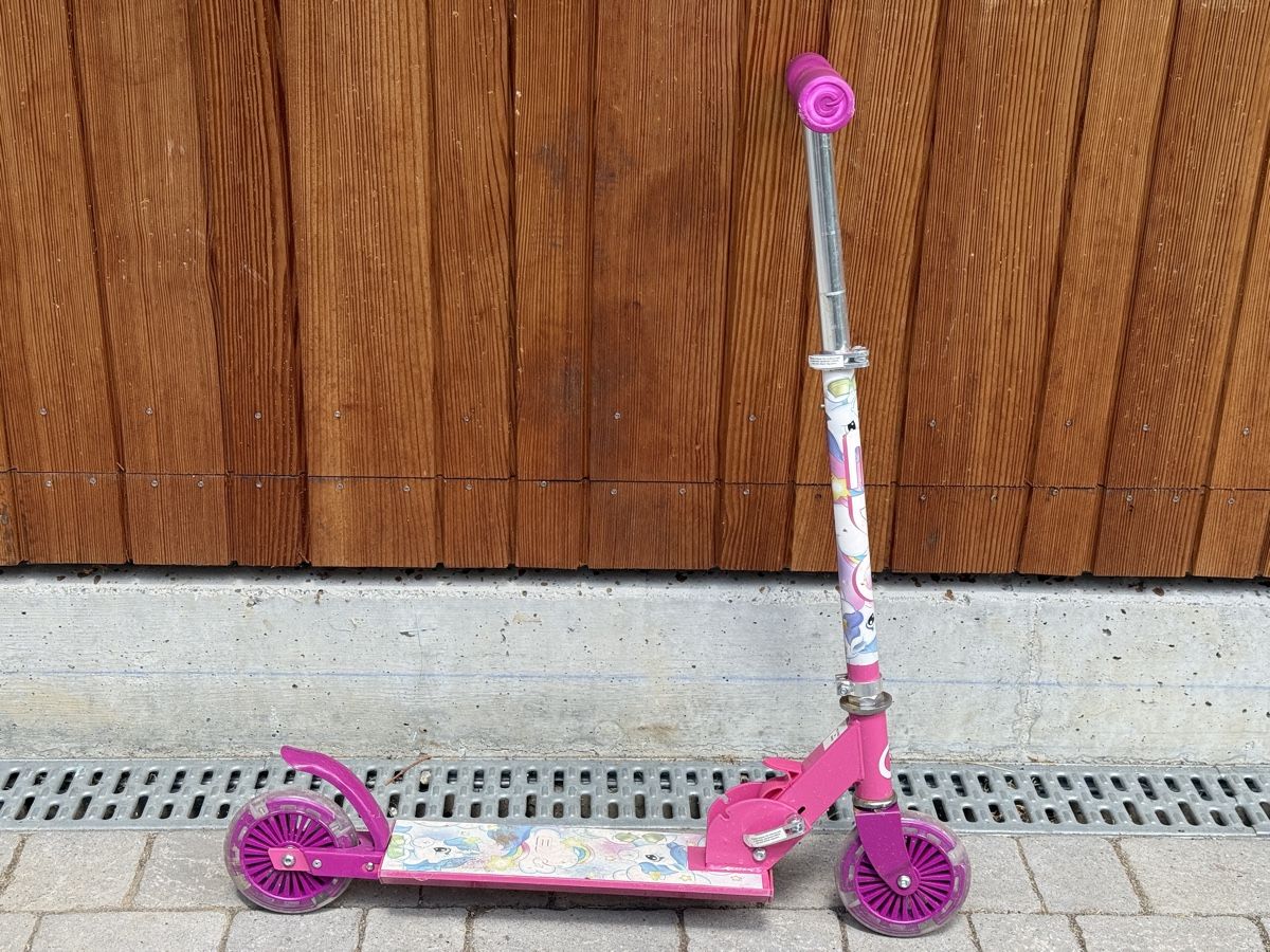Kickboard: Kinderroller pink gebraucht Zustand gut – Gebraucht aus Villmergen von phi_h8bd