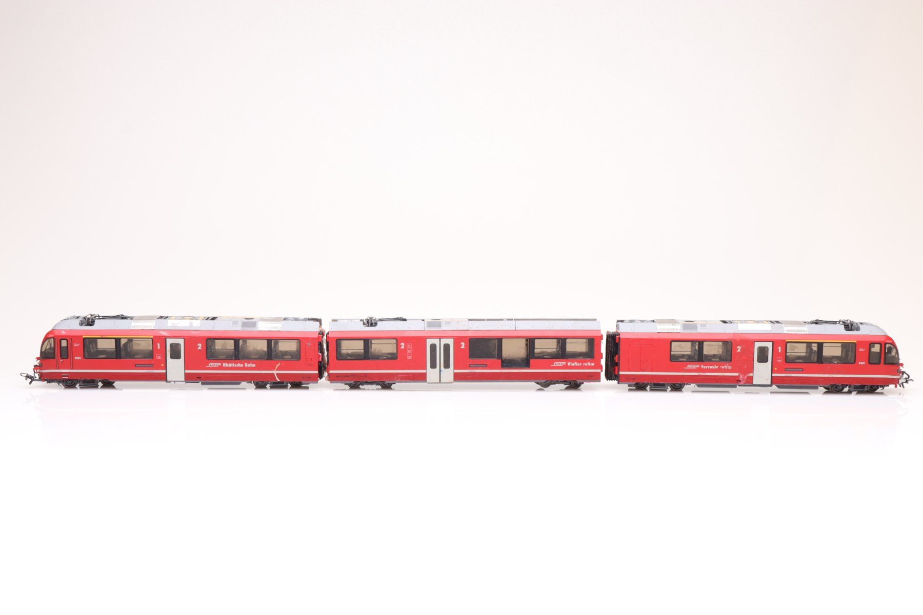 Bemo Modelleisenbahnen: Bemo 7244 101 RhB ABe 8/12 "Allegra" DC, H0m – Defekt aus Ried (Muotathal) von Modellbahn.swiss 2