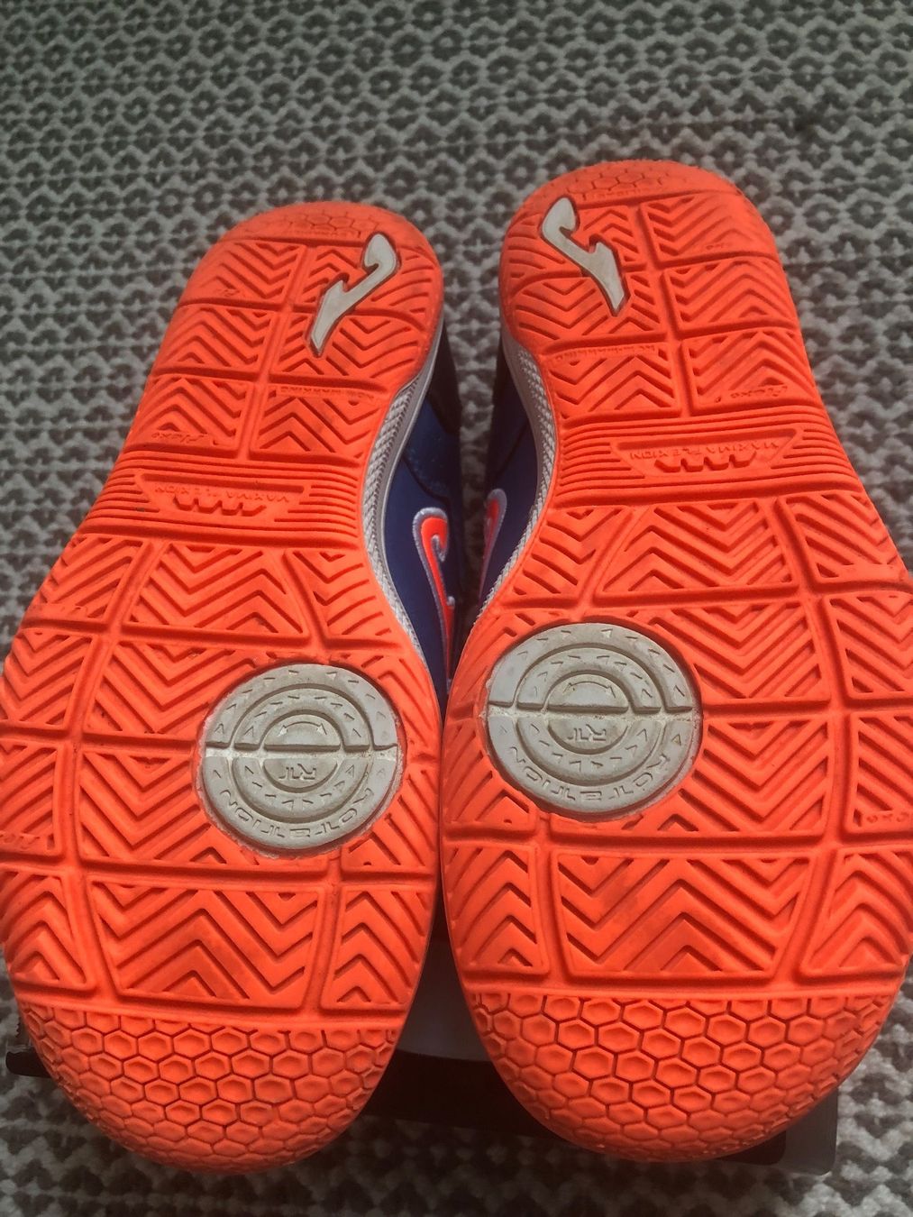 Schuhe für Jungen: Hallen-Turnschuhe große 30 – Gebraucht aus Romanshorn von Matet07 3