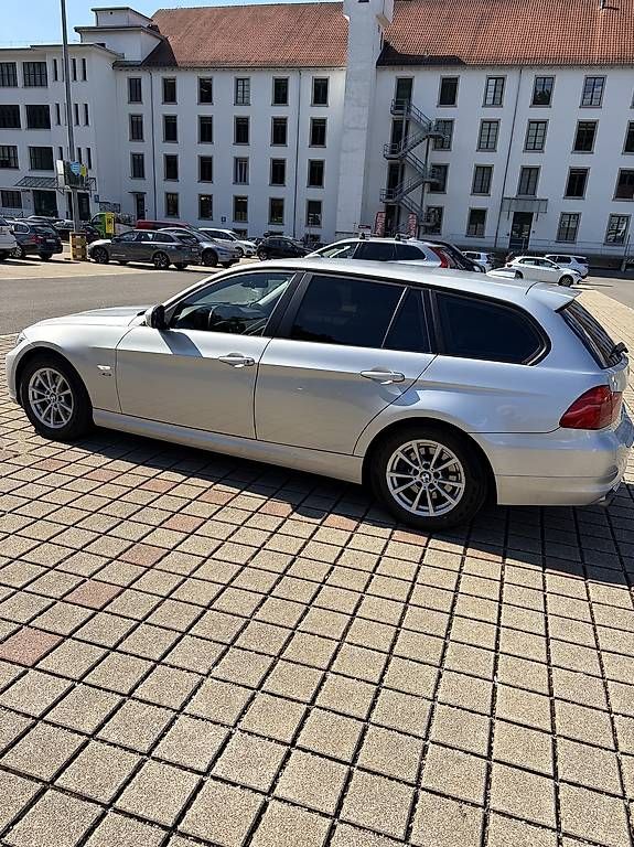 Automobili: BMW 320d xdrive zu verkaufen – Usato da Baar venduto da nslc