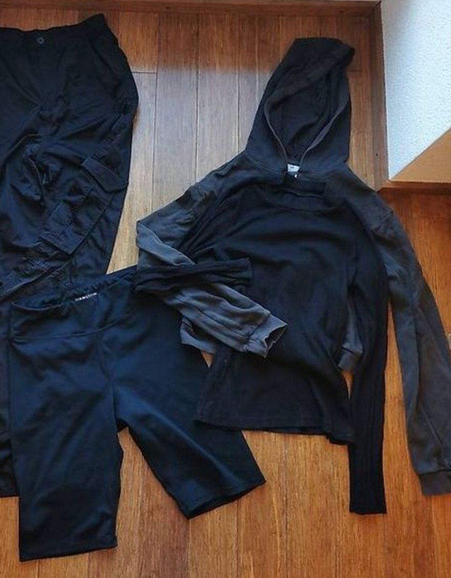 Lotti & Set di vestiti: Kleiderpaket schwarz 164 Sporthose, Pulli, Jäckchen – Usato da Tägerschen venduto da mamirockt
