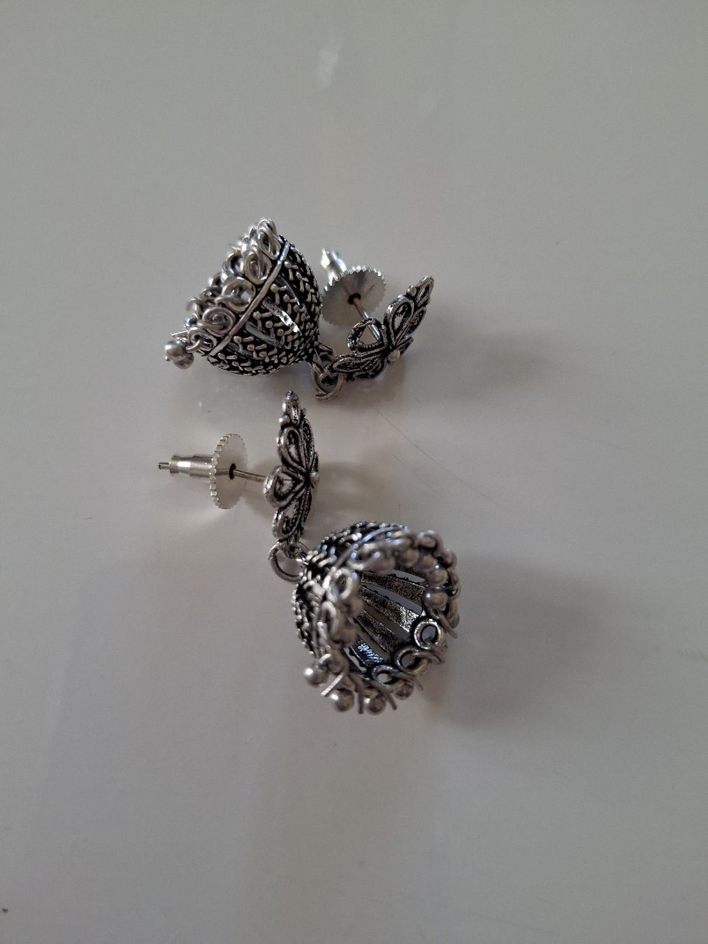 Orecchini pendenti & Orecchini a lobo: Boucles d'oreilles argentées indiennes – Nuovo (secondo la descrizione) da Lausanne venduto da Cognitia 1
