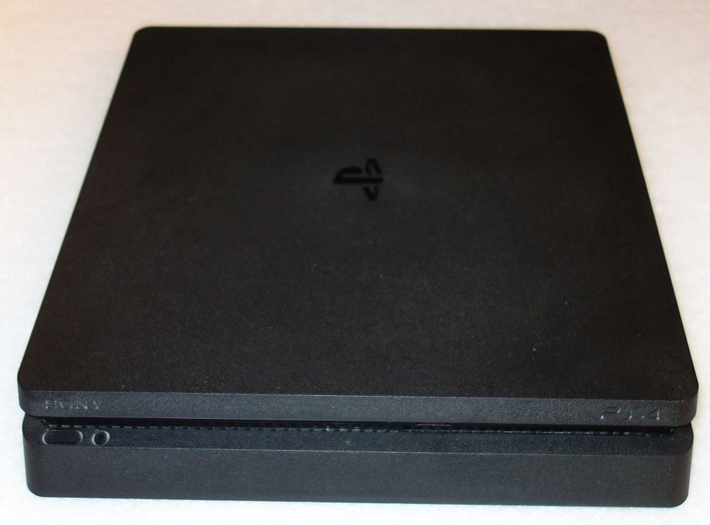 Sony Konsolen: SONY Playstation 4 Slim 500GB (PS4) + DUALSHOCK-Controller – Gebraucht aus Dietlikon von Web-Trader