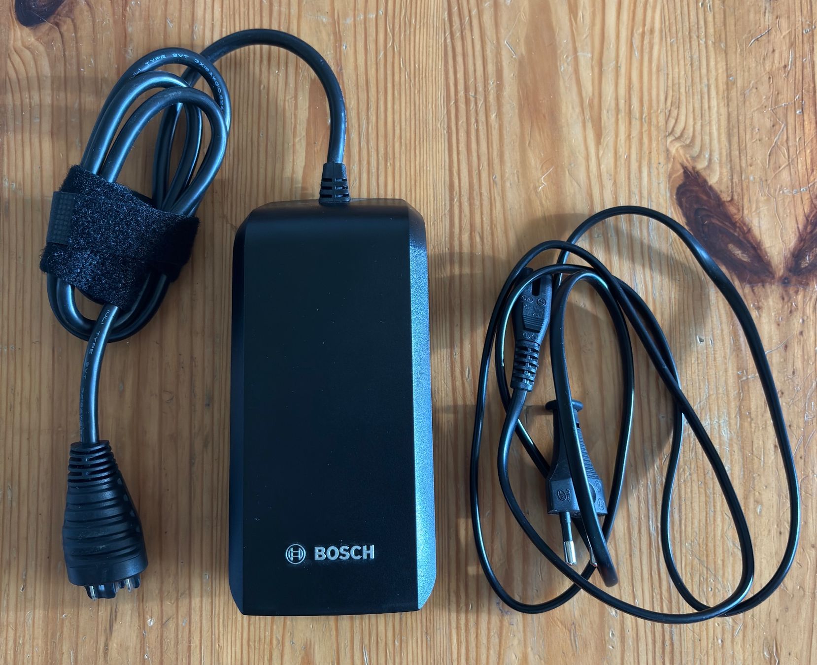 Bosch Ladegeräte: Bosch E-Bike Ladegerät 36V Compact Charger – Gebraucht aus Sonterswil von dwidi