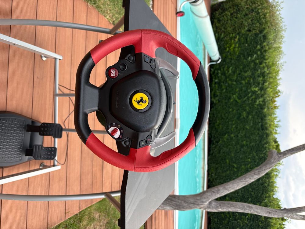 Volant gaming Thrustmaster Volant de course T248 Noir et Gris + Pédales