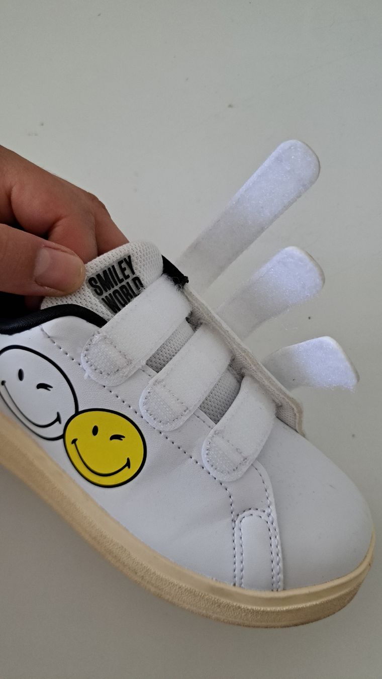 Adidas Schuhe für Jungen: Adidas Sneakers White Smiley World Size 30 – Gebraucht aus Thun von tan_2kvt 6