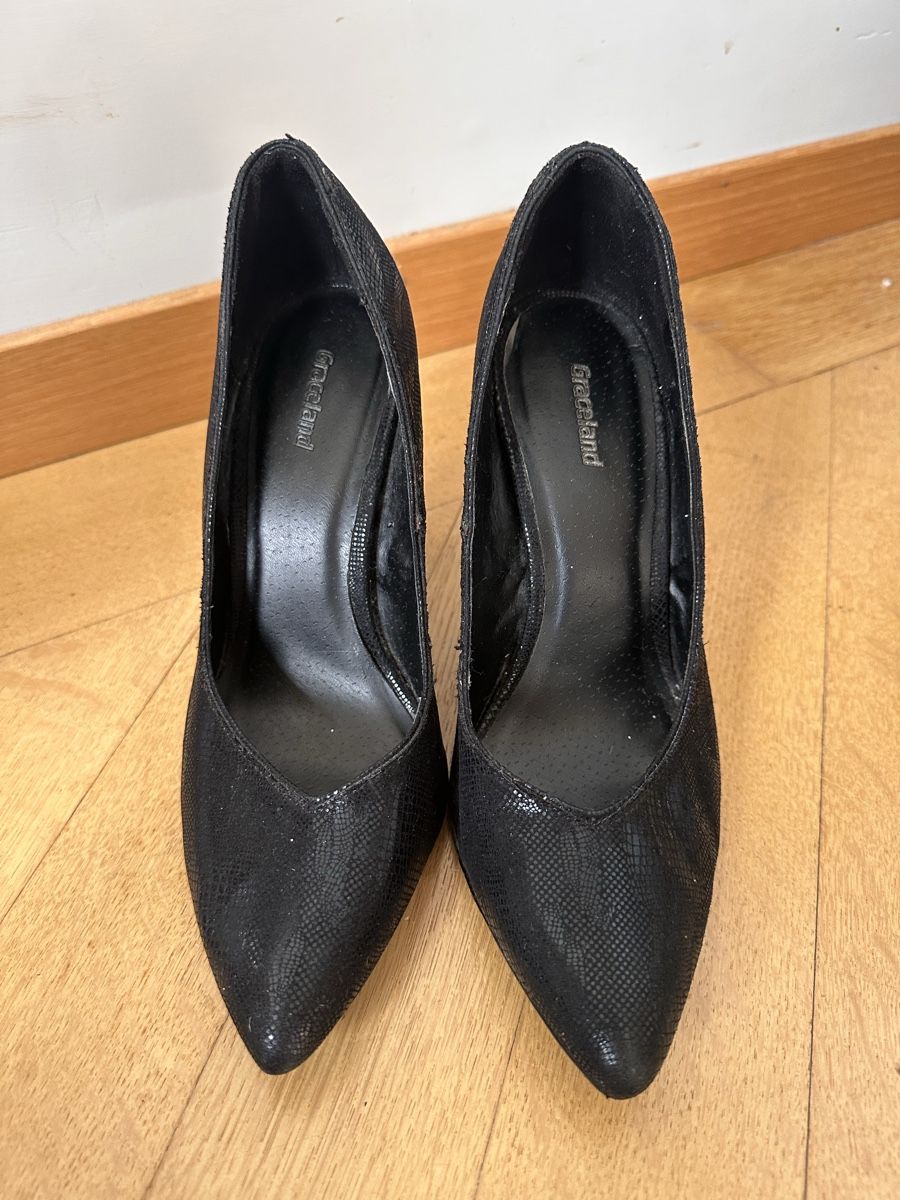 Scarpe da donna: Schwarze Pumps Gr. 38 – Usato da Zürich venduto da sin_q2m2
