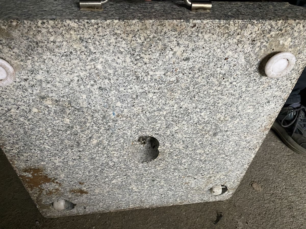 Altro: Grosser, schwerer Sonnenschirmständer aus Granit Stein – Usato da Erlenbach im Simmental venduto da BEOGarten 2