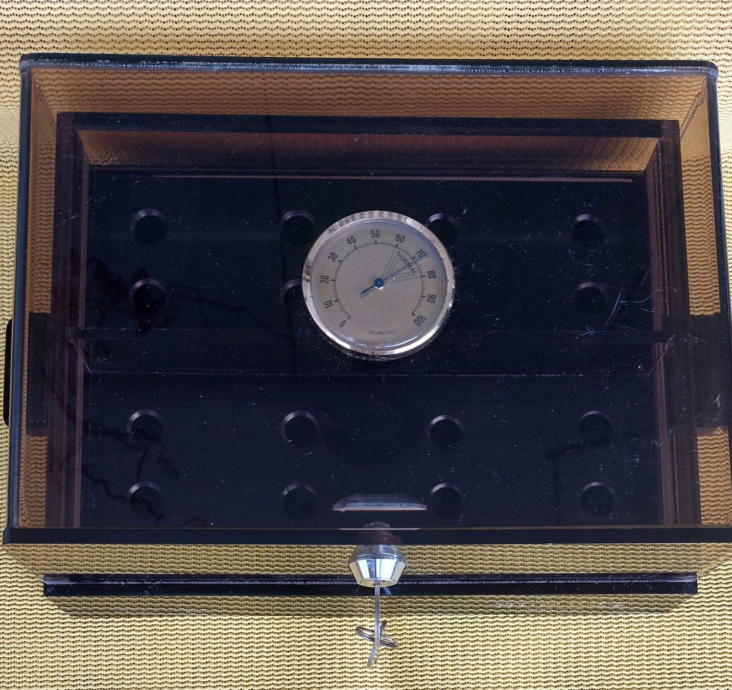 Humidor per sigari: Zigarren Humidor. Abschliessbar – Usato da Arlesheim venduto da Chruenz 2