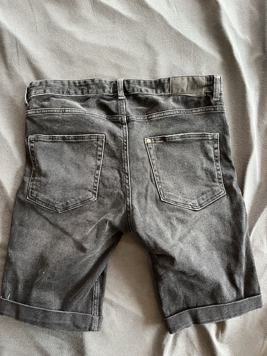 Hosen: Shorts Jeans schwarz Gr. 32 – Gebraucht aus Bonaduz von The_flash_1893 1