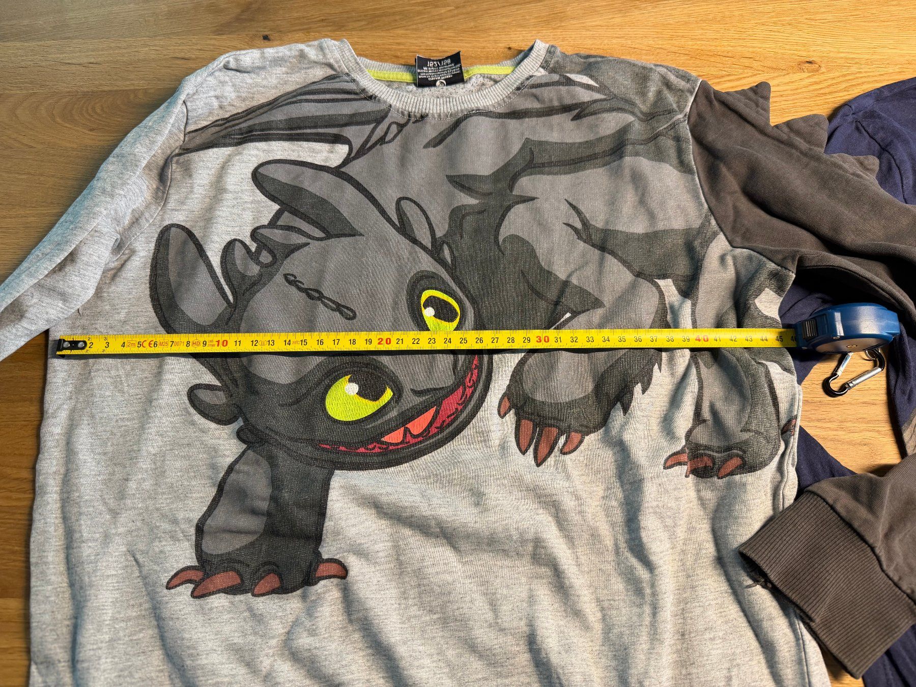 Lotti di vestiti: Pullover und Swatshirt Drachenzähmen Dragon Gr. 152/158 – Usato da Schlieren venduto da Creichen1 2
