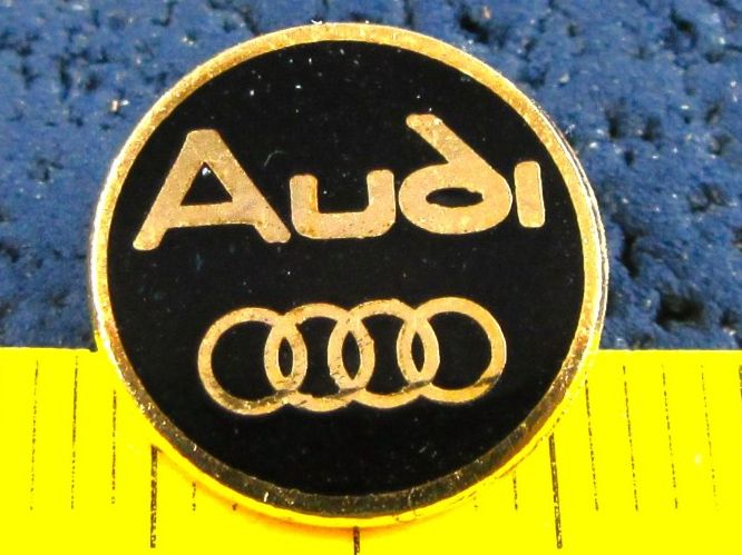 Audi Placchette & Badge: AUDI AUTO LOGO SCHMUCK PIN ENAMEL KLEIN MIT SECURITY-CLIP – Usato da Ettingen venduto da Hausi4711 1
