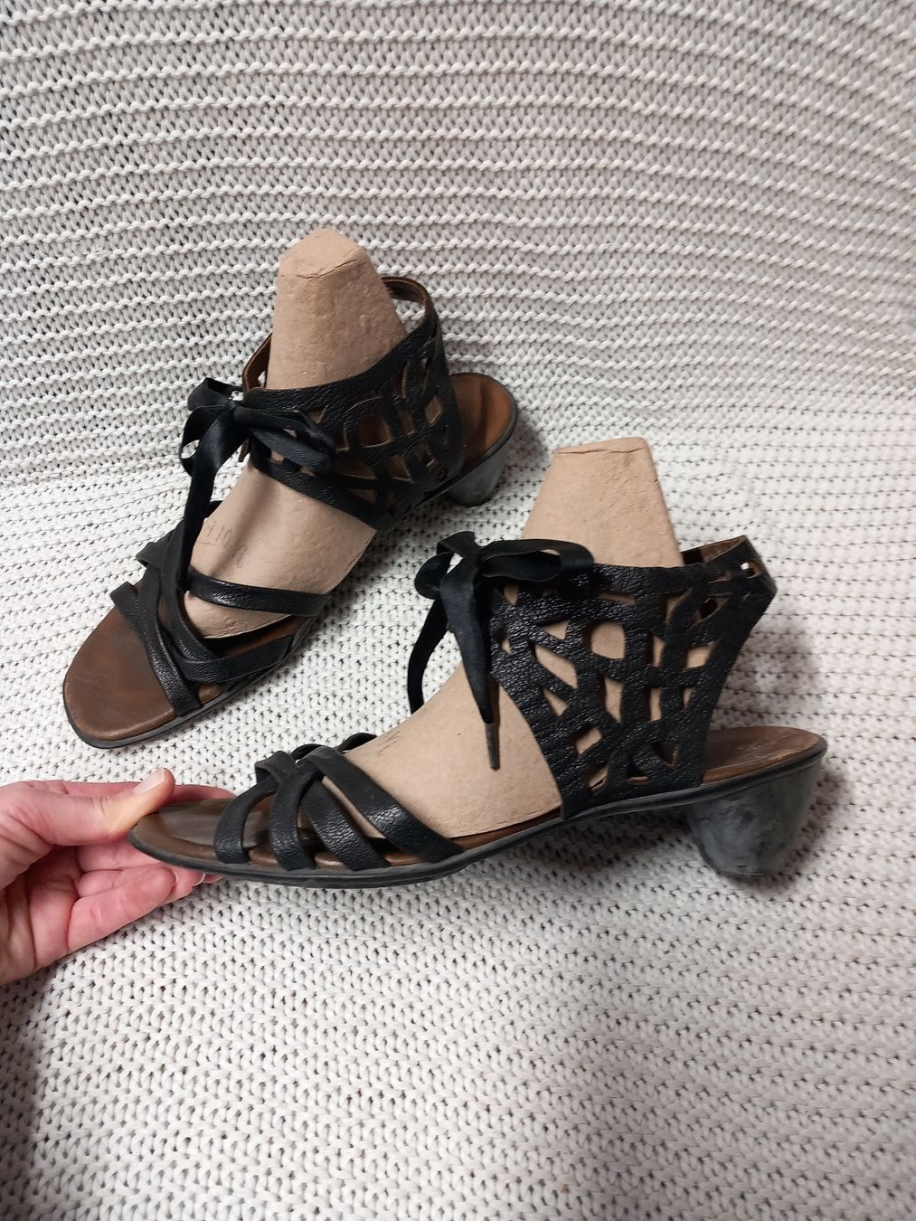 Think Damenschuhe: Think! Leder Sandalen Gr.39, schwarz – Gebraucht aus Gwatt (Thun) von umwelt-brocki