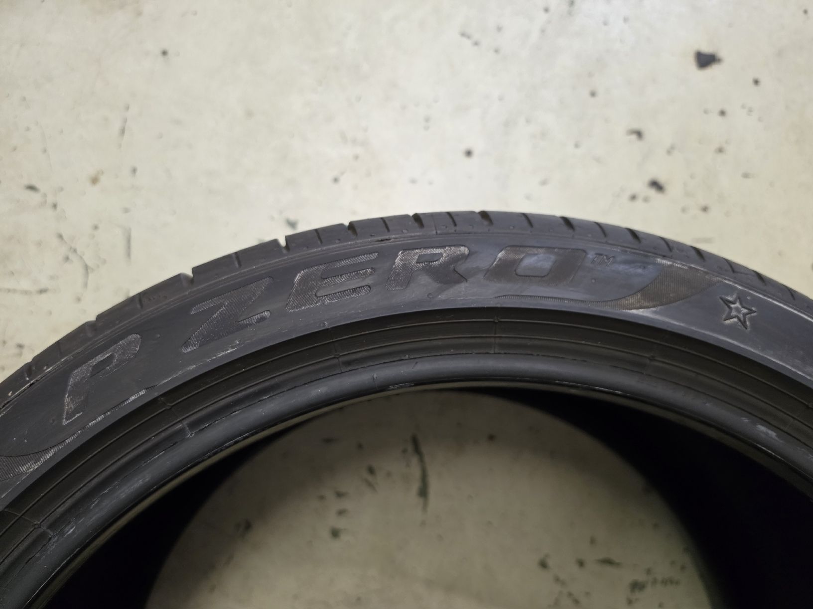 Pirelli Pneus & Roues: 285/35R20 – D'occasion à pratteln par fir_nhg5 2