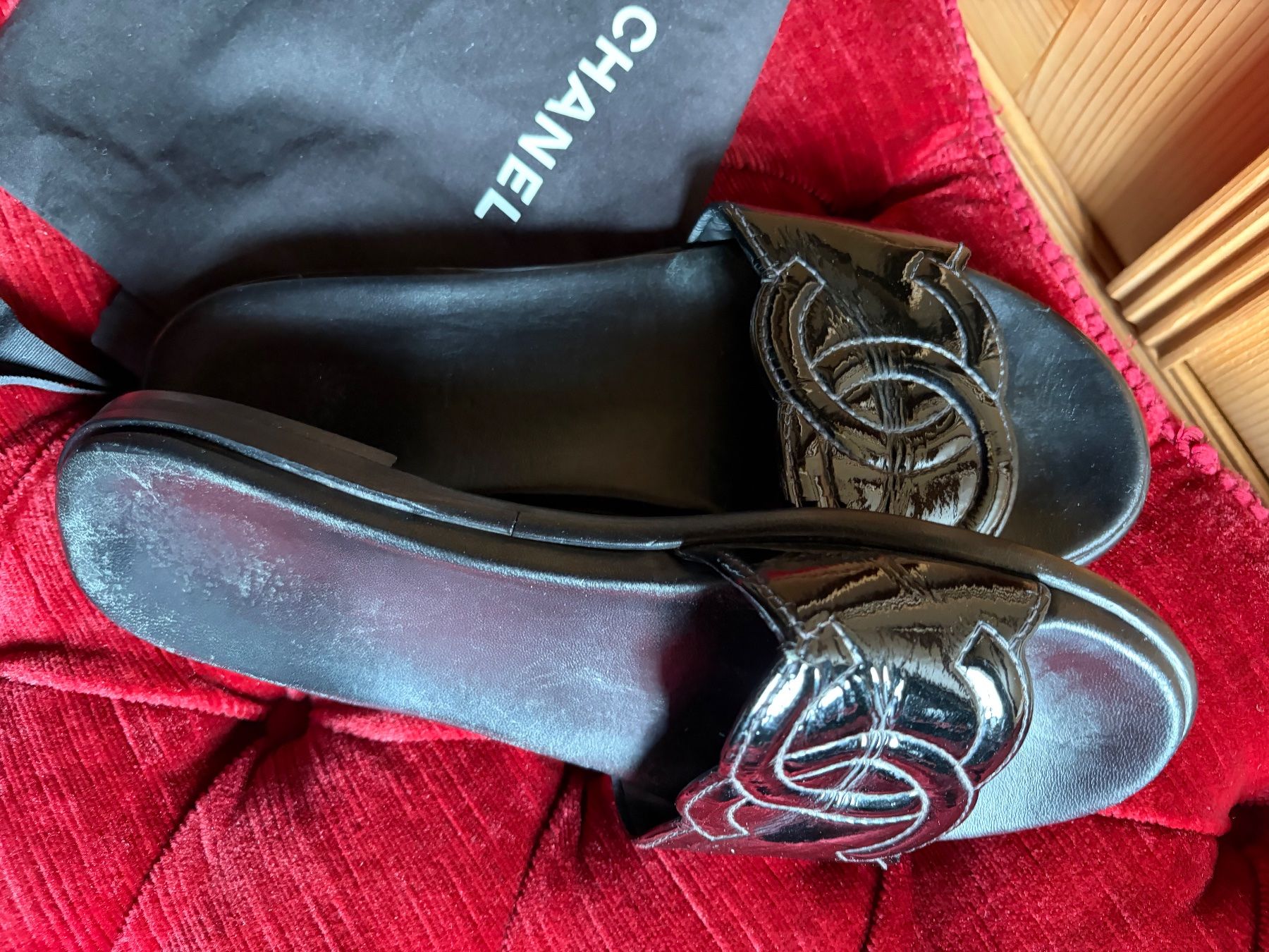 Chanel Scarpe da donna: CHANEL CAMBON  SLIDES  Größe 41 1/2 – Usato da Interlaken venduto da Bona55 2