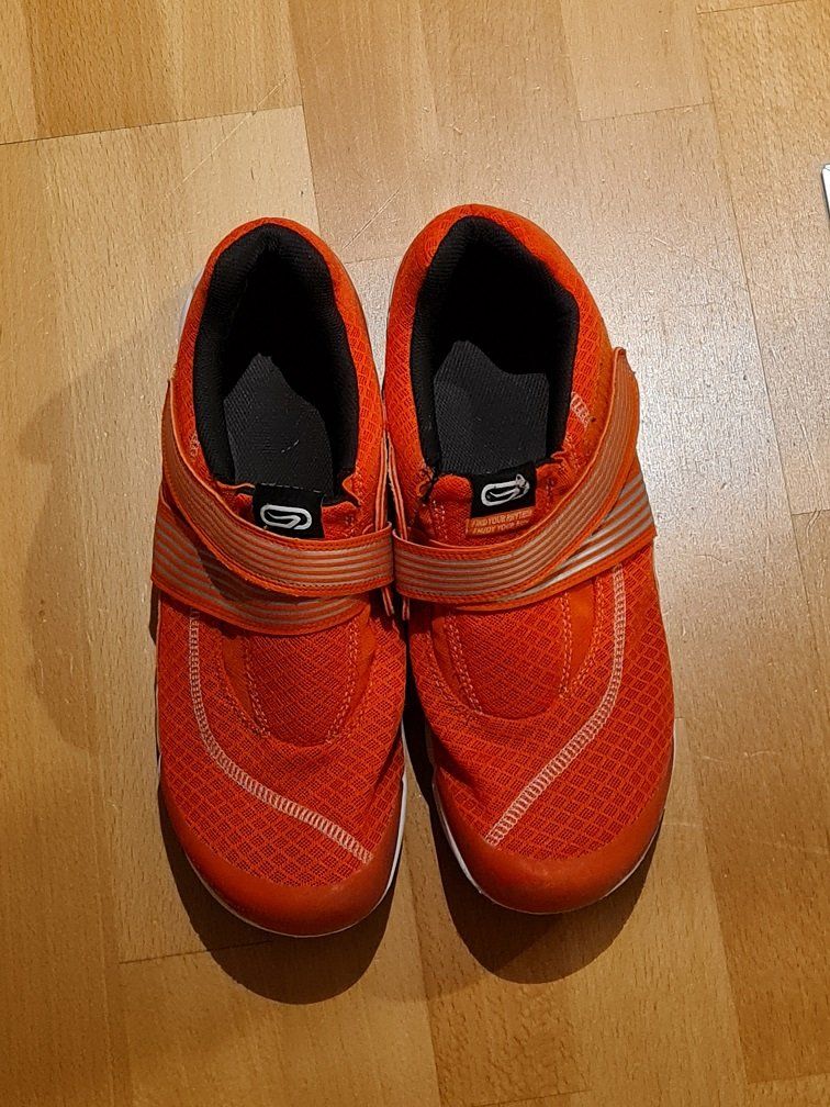 Scarpe da uomo: Neuw. Turnschuhe orange - Gr.46 – Nuovo (secondo la descrizione) da Uznach venduto da Laeuffer