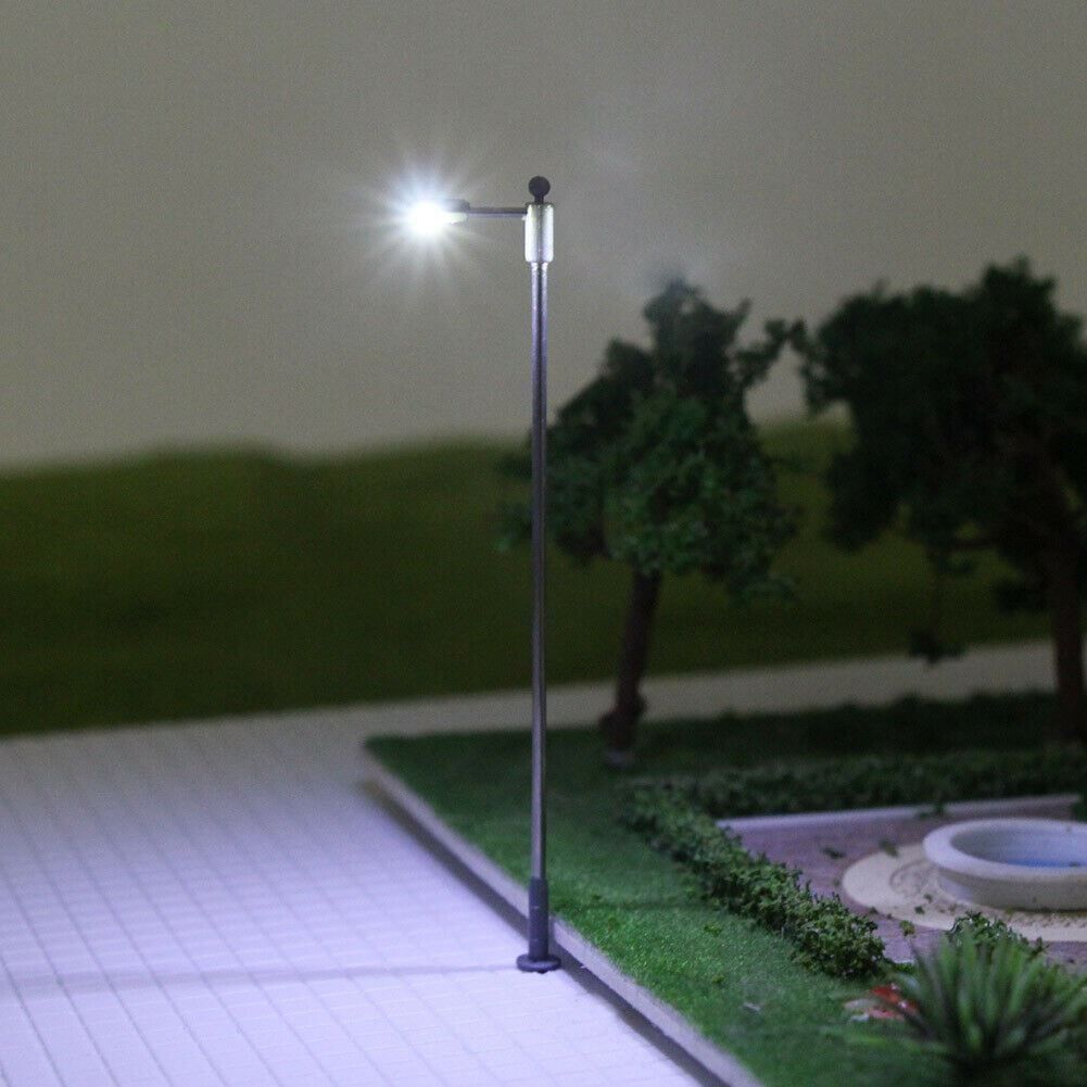 Modellini di ferrovie: Moderne LED-Peitschenlampe 6.3 cm, 1Stk. – Nuovo (secondo la descrizione) da Luzern venduto da Salefactory