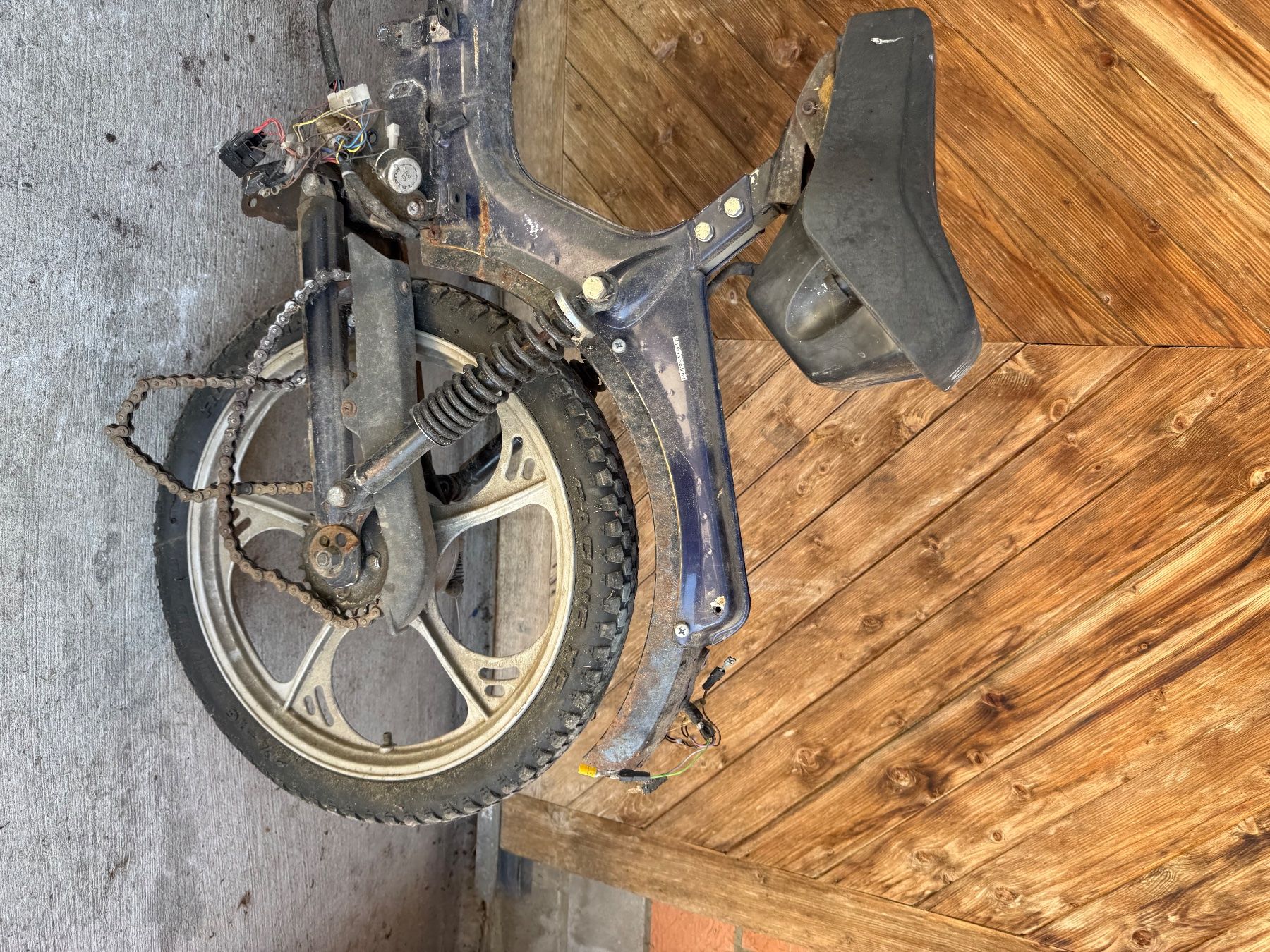Tomos Mofas: Tomos Quadro mit Ausweis – Defekt aus Fahrni b. Thun von Schneiderlein55 1