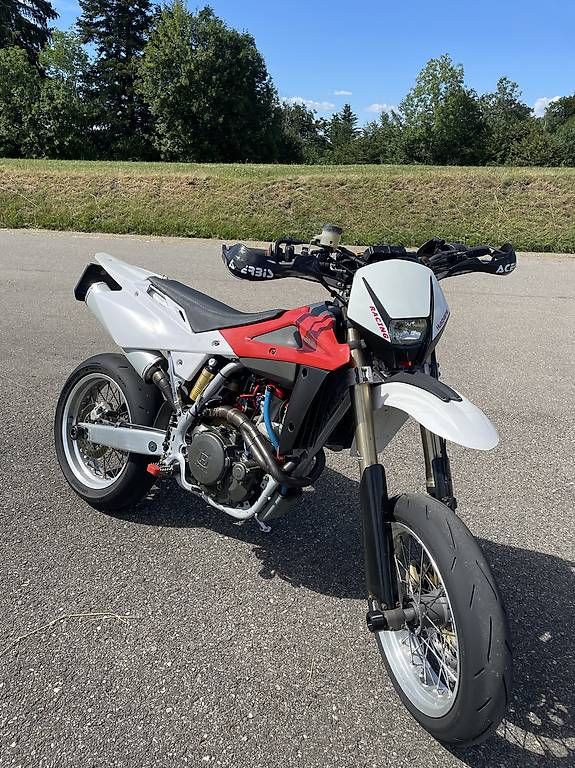 Route: Husqvarna SM 510 R 43kw! – D'occasion à Hettlingen par Lnrdo