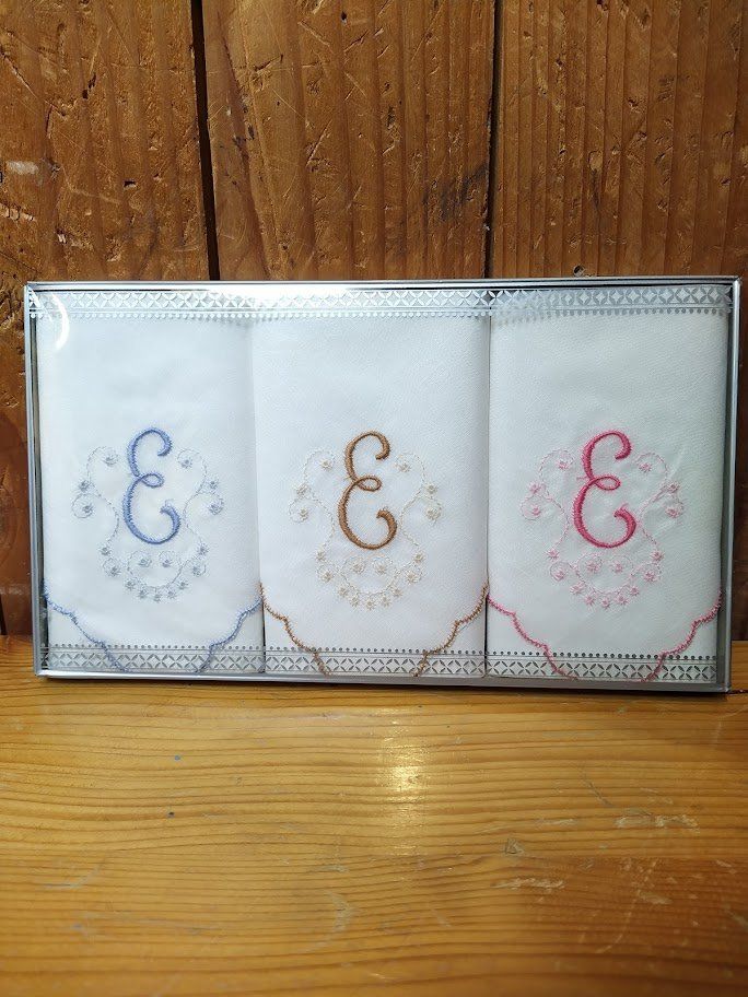 Altro in  Abbigliamento & Accessori: 3er Set Taschentücher mit Monogramm "E", Vintage Look – Nuovo (secondo la descrizione) da Walkringen venduto da petro06