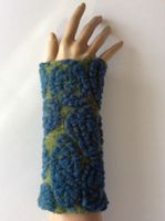 Armstulpen aus Reliefwalk - grün - türkis