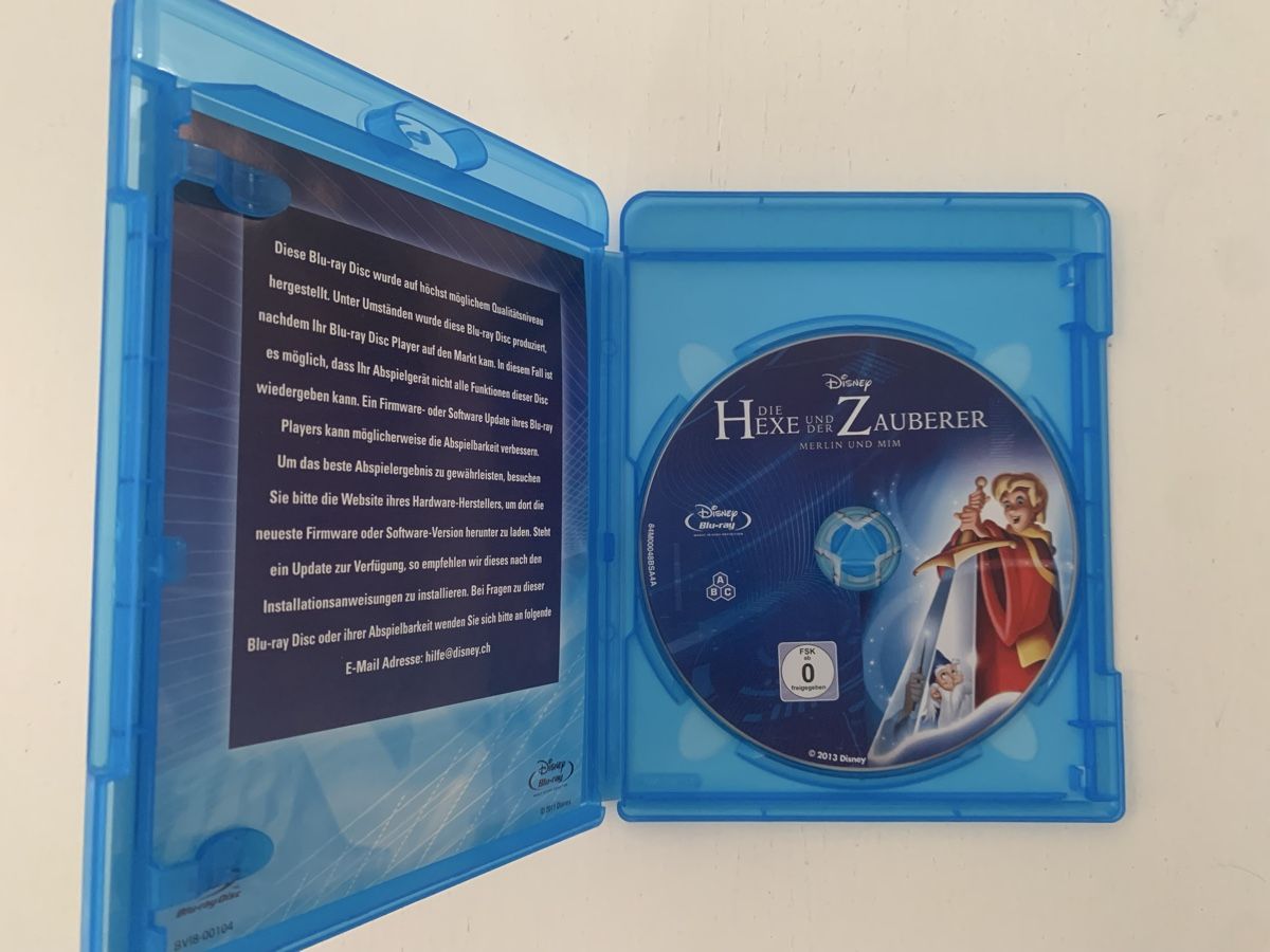 Tutti i DVDs: Sword in the Stone / Hexe und der Zauberer - Blu-ray – Usato da Zürich venduto da createdindust 2