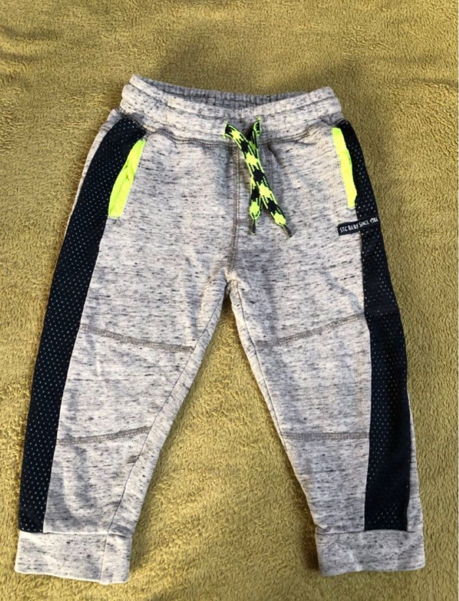 Pantaloni: Kinderhose, Gr. 86, Grau-Schwarz – Usato da Kaisten venduto da saleforfun