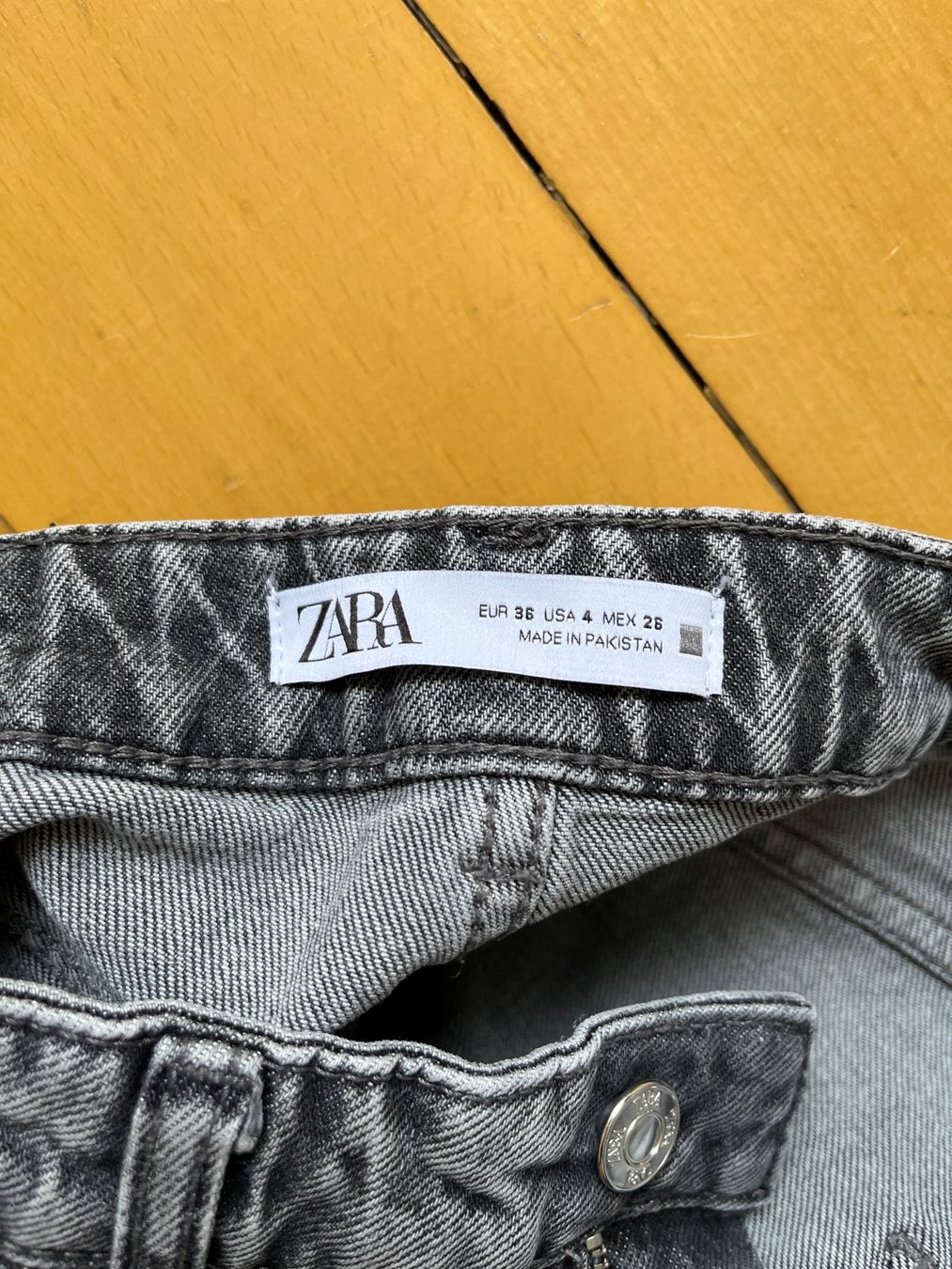 Zara Jeans: Zara Jeans Shorts, Gr. 36 – Usato da Biel/Bienne venduto da Meersalz01 2