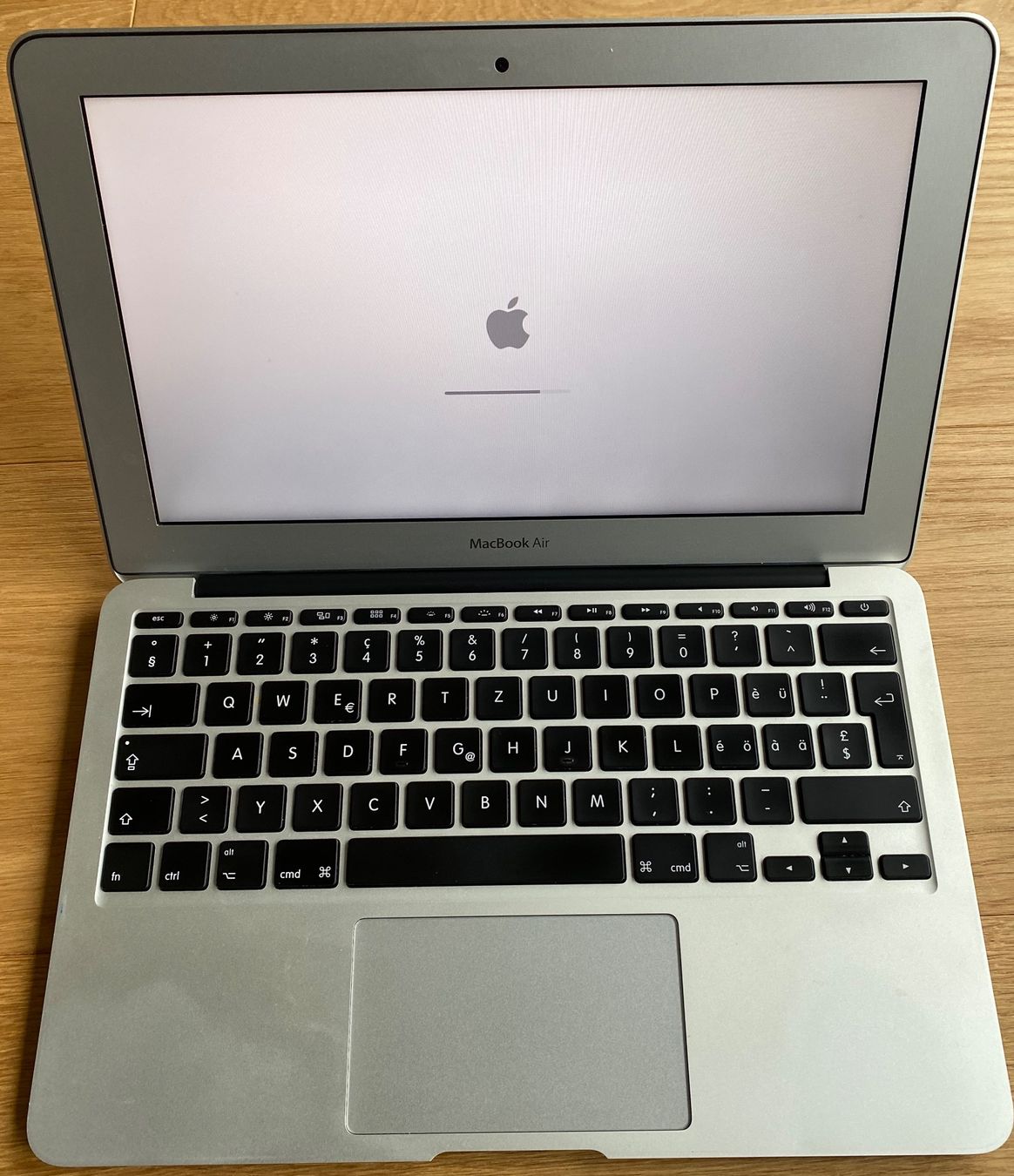 Apple PCs: MacBook Air (11-inch, Mid 2012) – Gebraucht aus Oftringen von  1