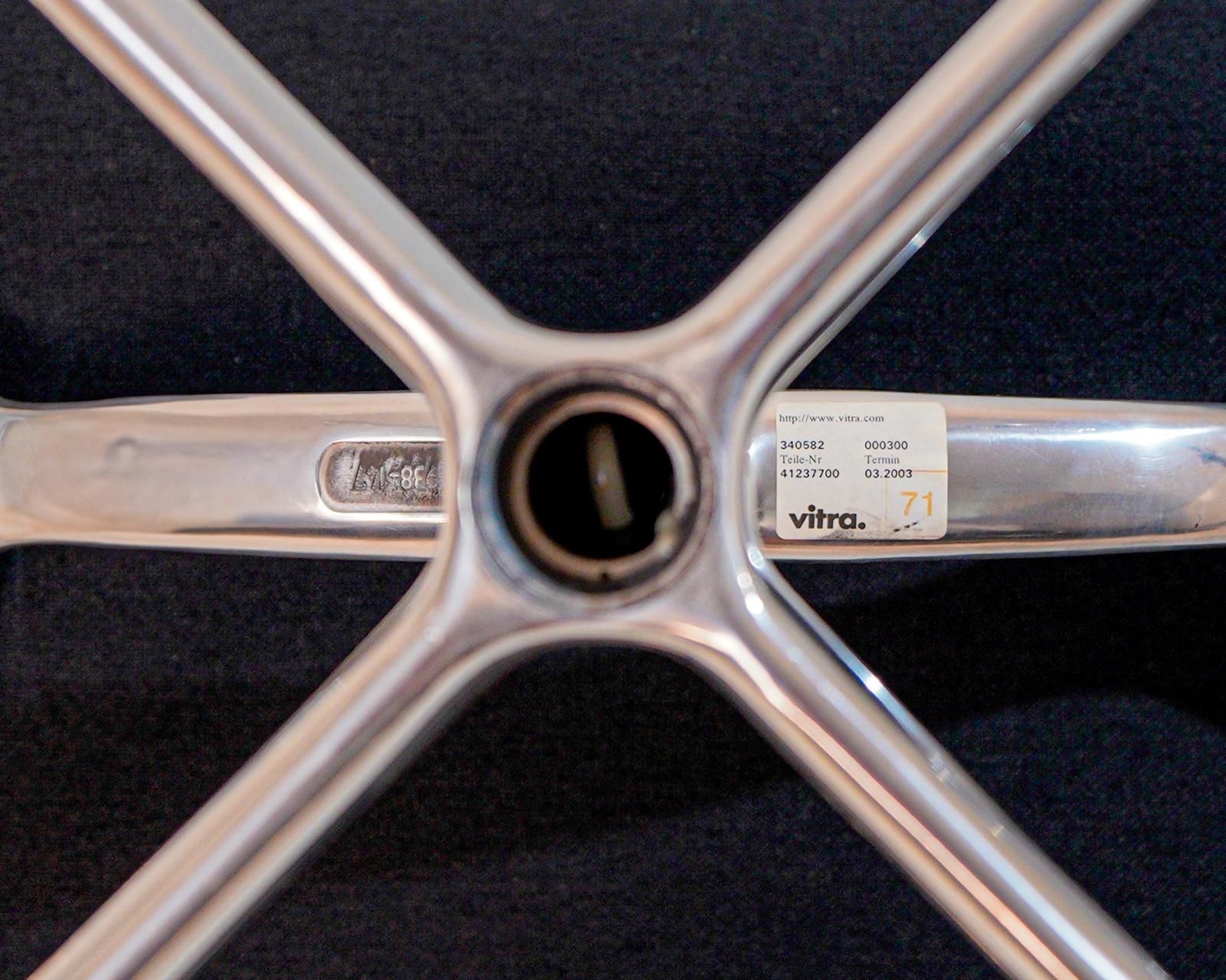 Vitra Stühle: Eames EA Softpad, Leder schwarz, Top Zustand! – Gebraucht aus Augst BL von Nextl00p 3
