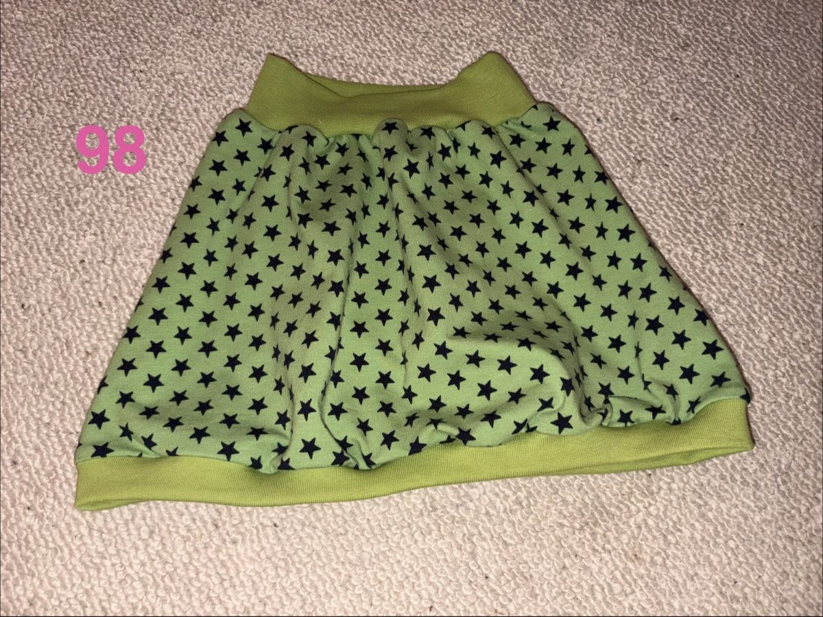 Robes et jupes: Neues Handmade Jersey Jupe 98 – Neuf avec emballage d'origine à Latterbach par eselin23
