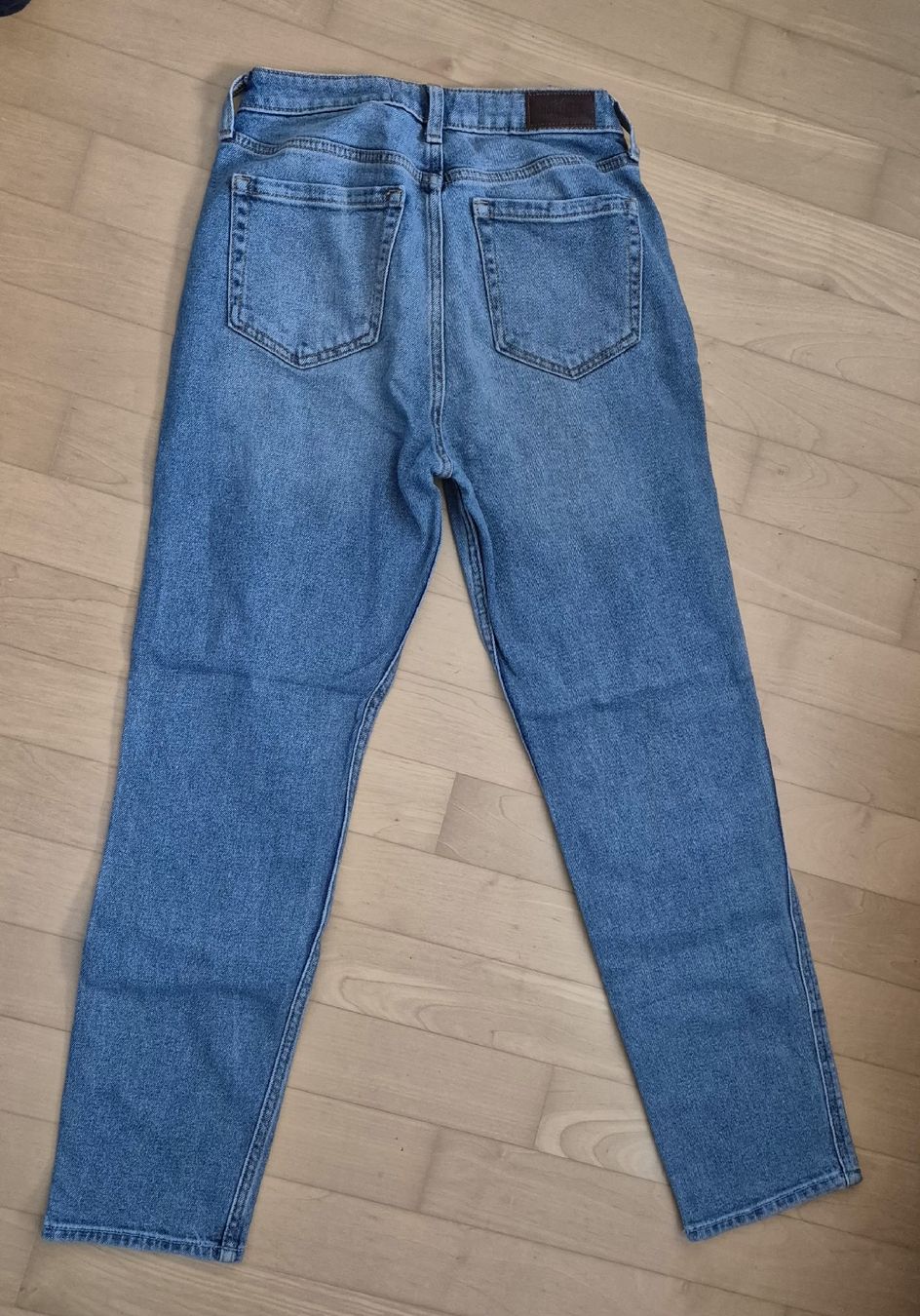 Hollister Jeans: Mom jean, taille L27 W25 – Usato da Cheseaux-Lausanne venduto da cloe.ly_n. 1