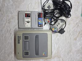 Super Nintendo SNES Konsole mit 2 Controllern und Spielen!