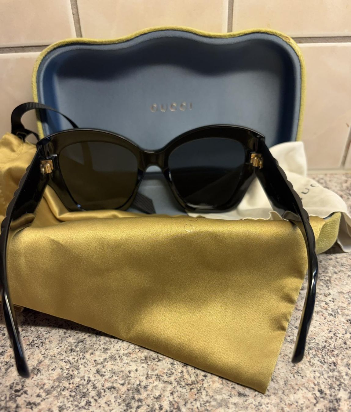 Gucci Occhiali & Lenti: Gucci Sonnen Brille mit Box – Nuovo (secondo la descrizione) da Reinach BL venduto da danielv06 3