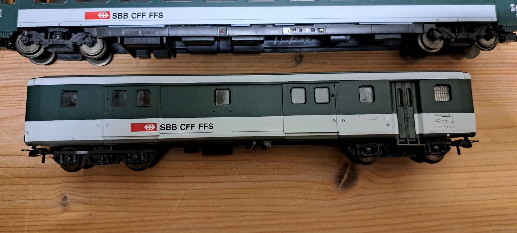 Roco Modelleisenbahnen: 5 Roco Personenwagen – Gebraucht aus Urdorf von Canyamel1 3