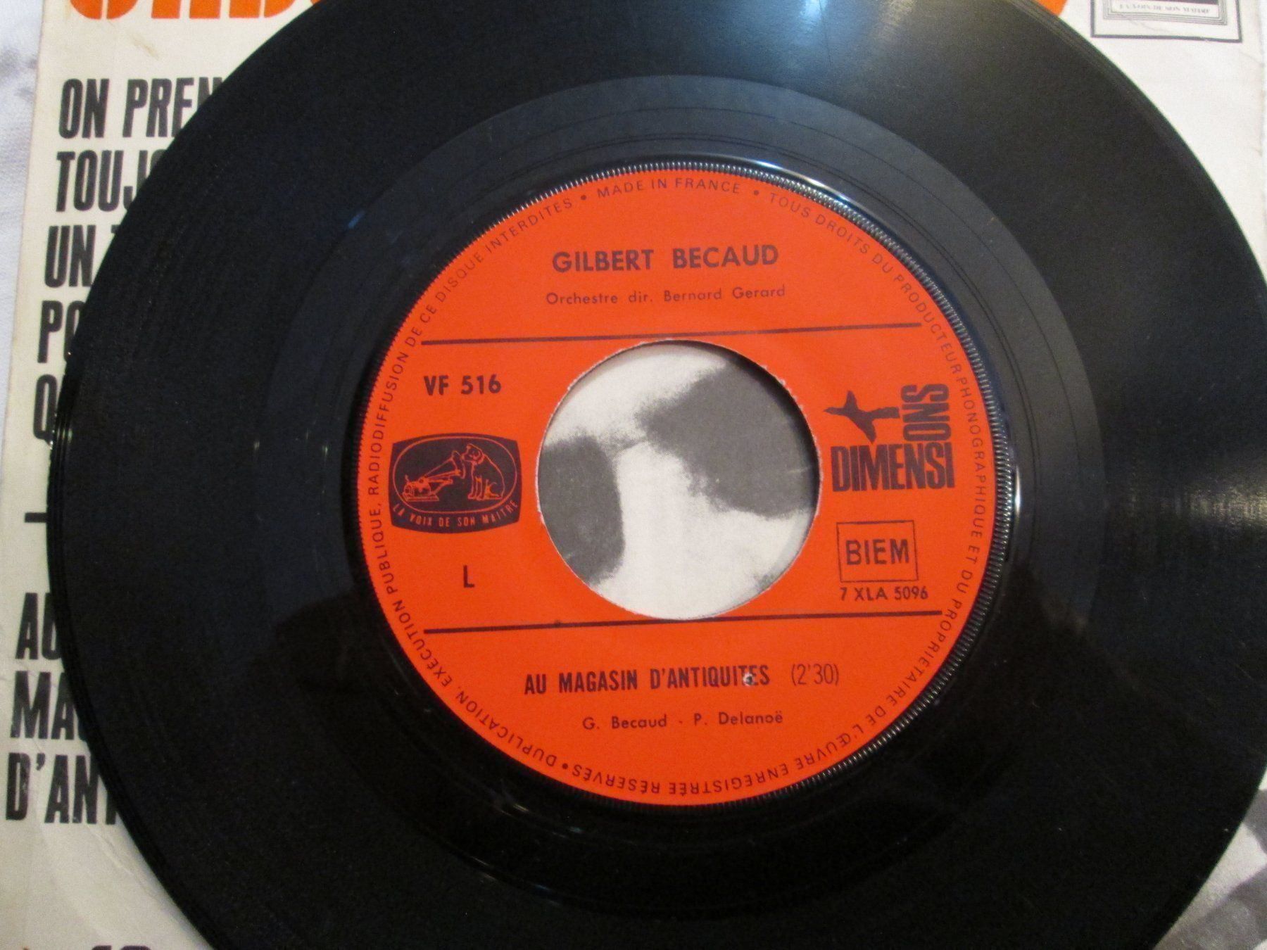 Dischi in vinile: Disque 45T Gilbert Bécaud VF 516 Occasion – Usato da la Chaux-de-Fonds venduto da Lampe 2
