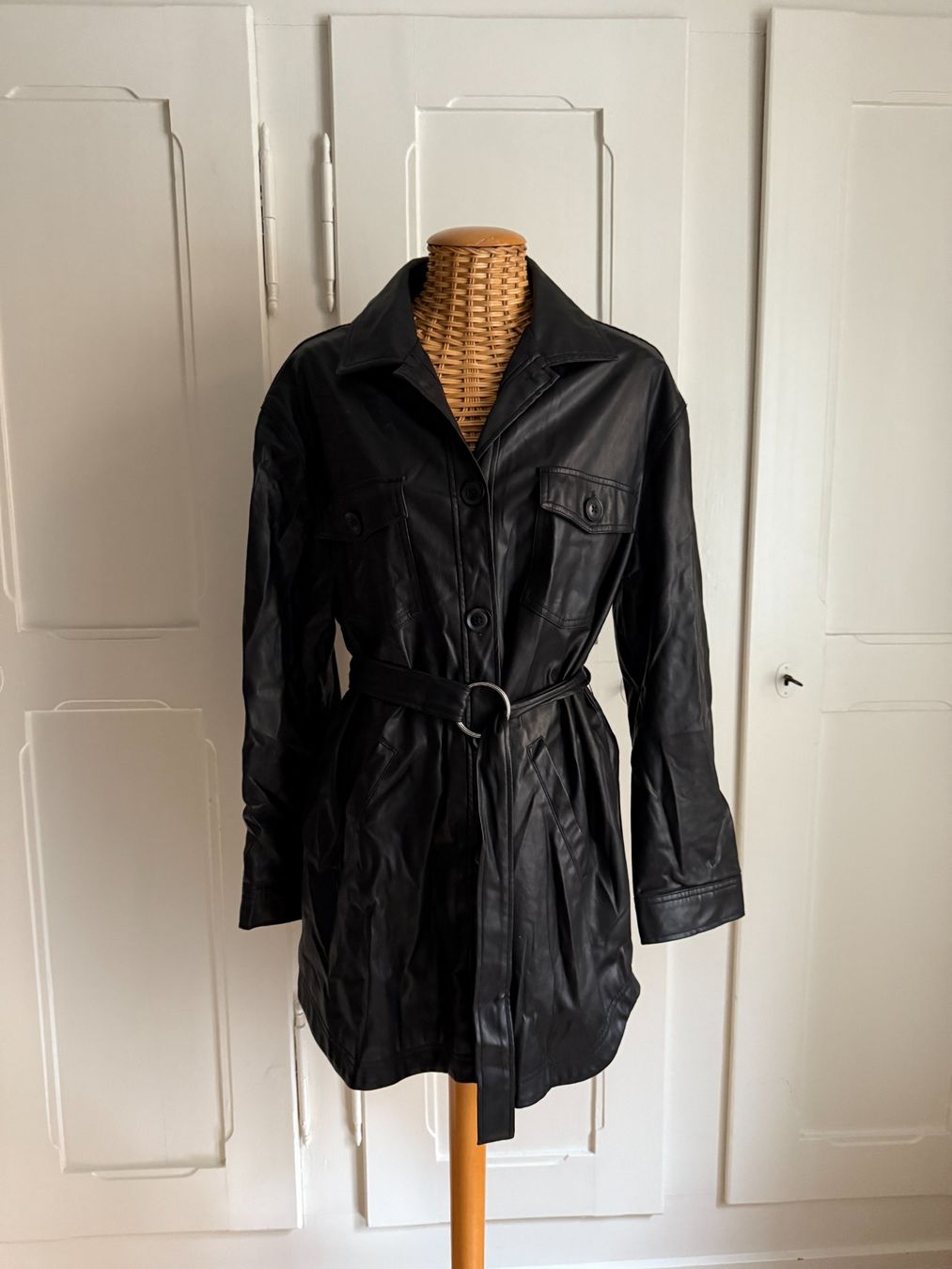 Jacken: Kunstleder Jacke schwarz S – Gebraucht aus Zürich von Diazaio