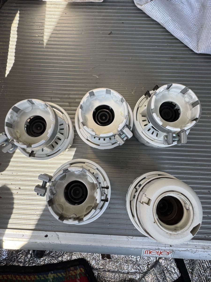 Radiatori: Danfoss Thermostahtköpfe – Usato da Frenkendorf venduto da Sanheiz 1