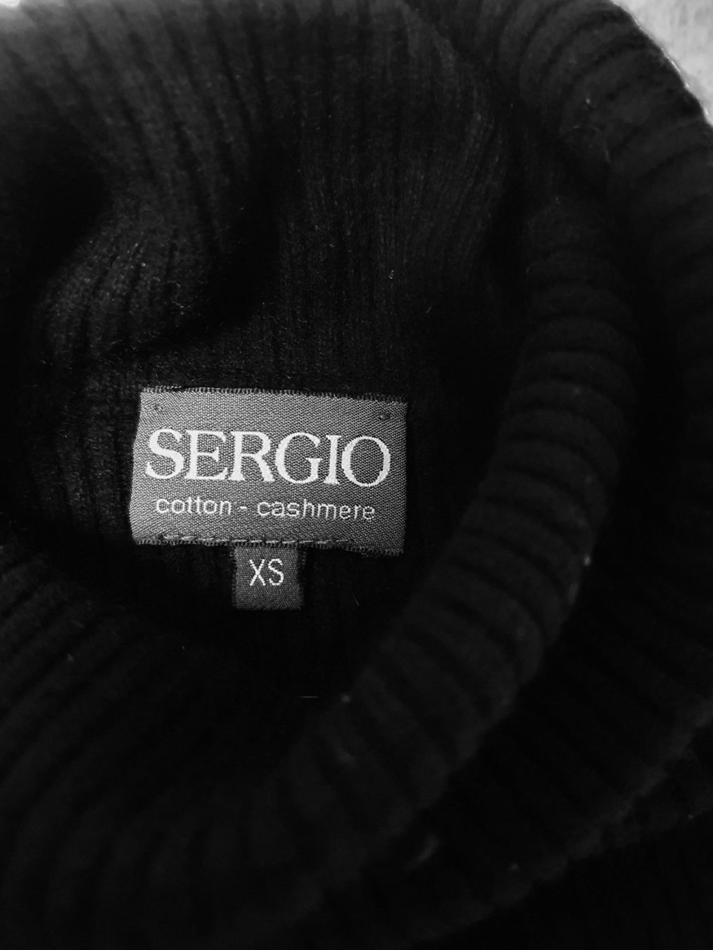 Maglioni & Felpe: Schwarzer Rollkragenpullover, Sergio, XS, Baumwolle-Cashmere – Usato da Teufen AR venduto da pischa 1