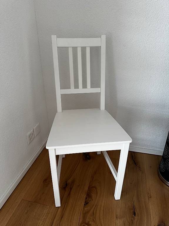 Stühle: 2 weisse Holzstühle – Gebraucht aus Freidorf TG von sandro444