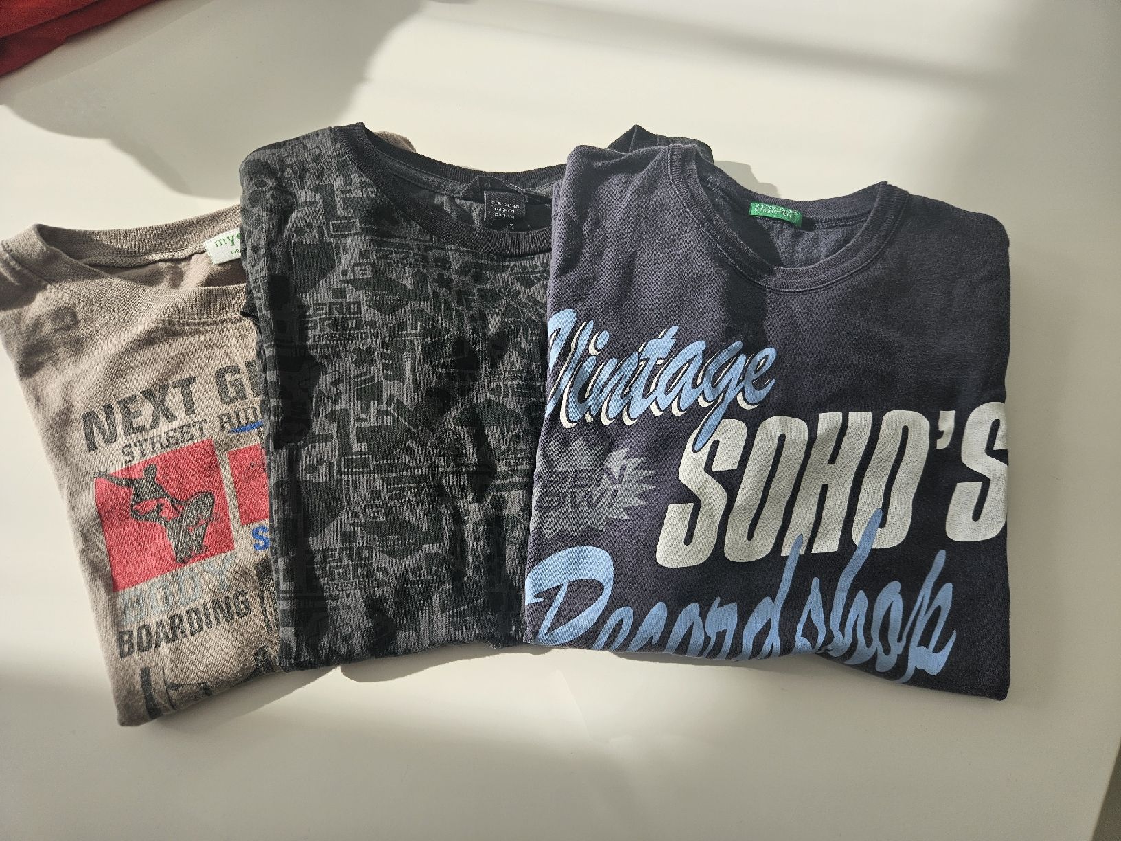 Lotti & Set di vestiti: 3 x T'Shirts – Usato da Ostermundigen venduto da Msmash