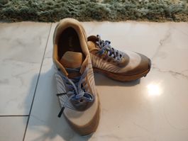 Laufschuhe neu