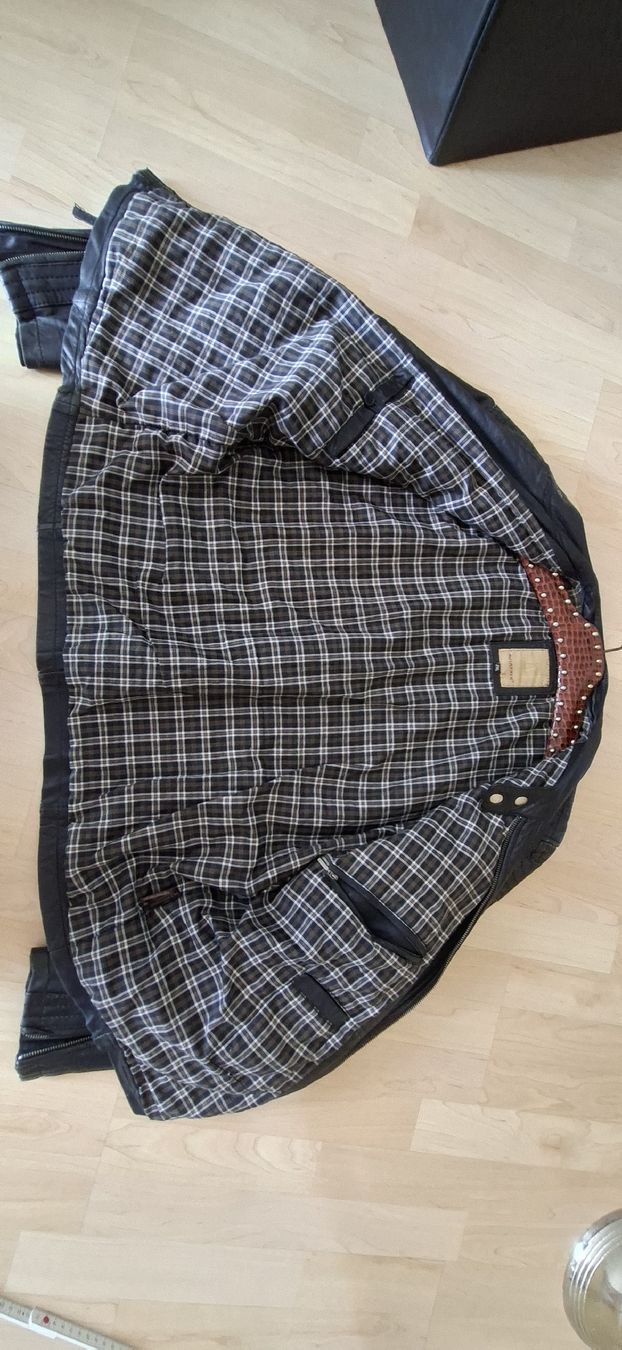 Giacche: Herren Lederjacke schwarz 2XL – Usato da Bern venduto da Stalino 4