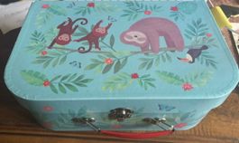 Petite valise avec service à thé motifs animaux