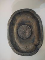Antike Schale mit Schweizer Bank Gedenkmünze, 1872-1972