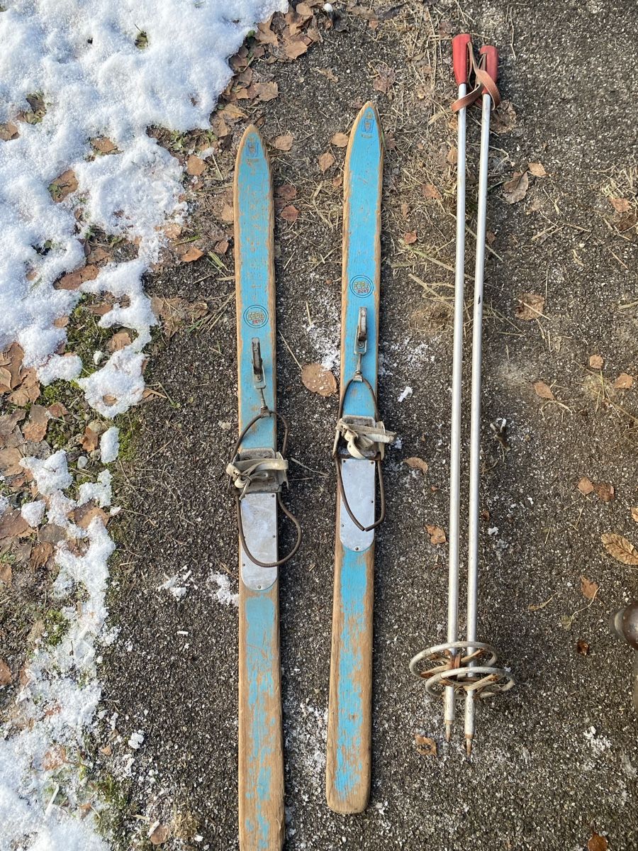 Sci: Alte Kinder Ski 1,10m – Usato da Mosnang venduto da Goldwasser