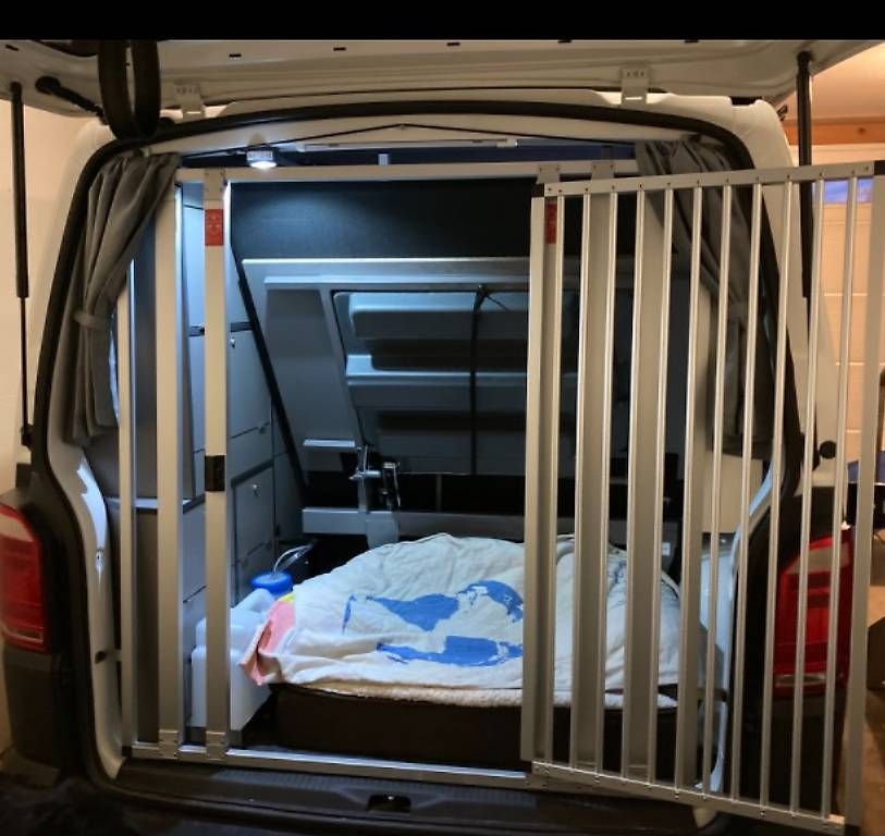 Tutti pezzi di ricambio auto: Heckklappengitter VW T6 – Usato da Niederuzwil venduto da ricco86 1
