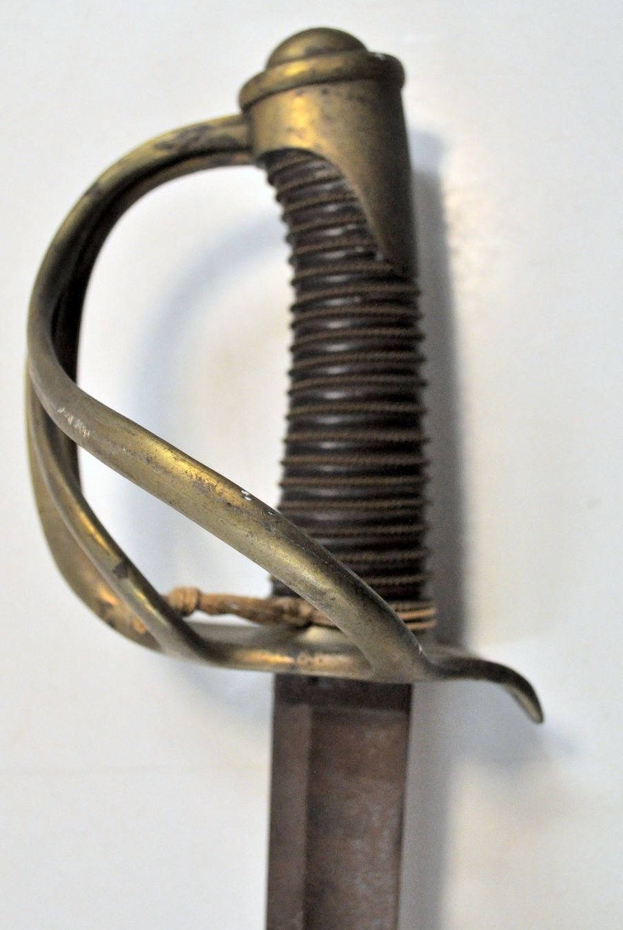 Armes blanches: Ancien sabre – D'occasion à Neuchâtel par Neuchatel 8