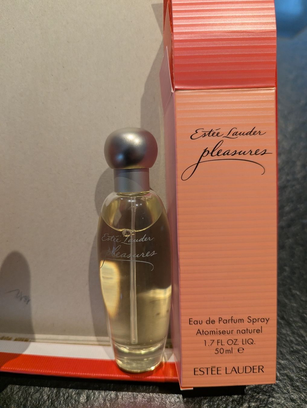Estée Lauder Profumi & Eau de Toilette: Estee Lauder Pleasures Eau de Parfum 50ml – Nuovo e nell'imballaggio originale da Zofingen venduto da shamila 1