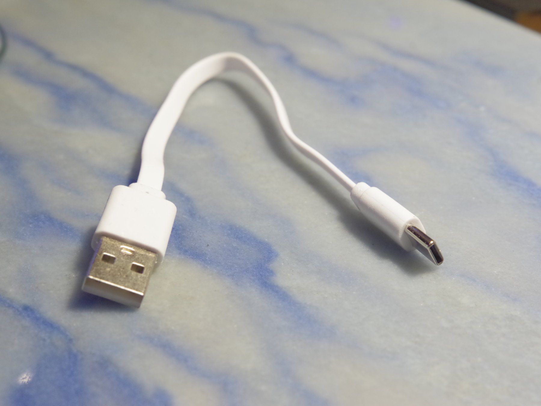 Cavi: Ladekabel USB-C flach, 20cm – Nuovo (secondo la descrizione) da Erlinsbach venduto da Yanny 1